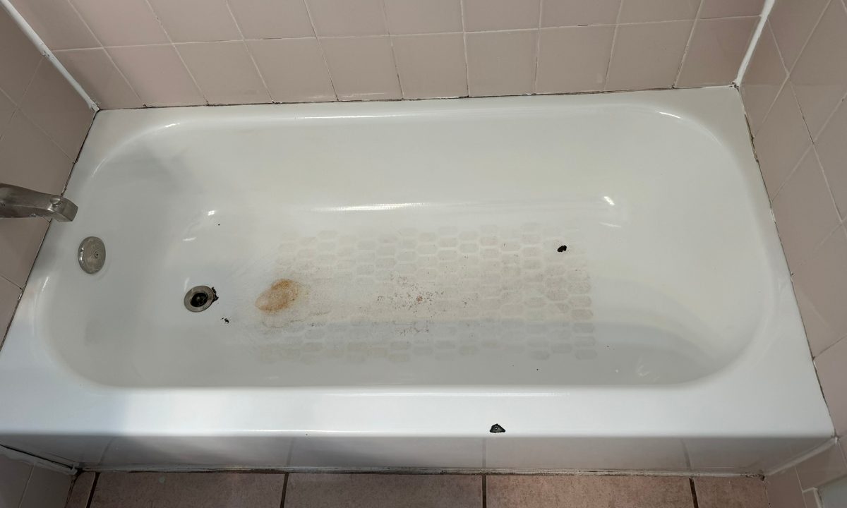 Pink 1970s tile & tub — before